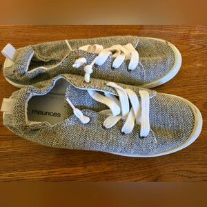 Women's size 8 shoes